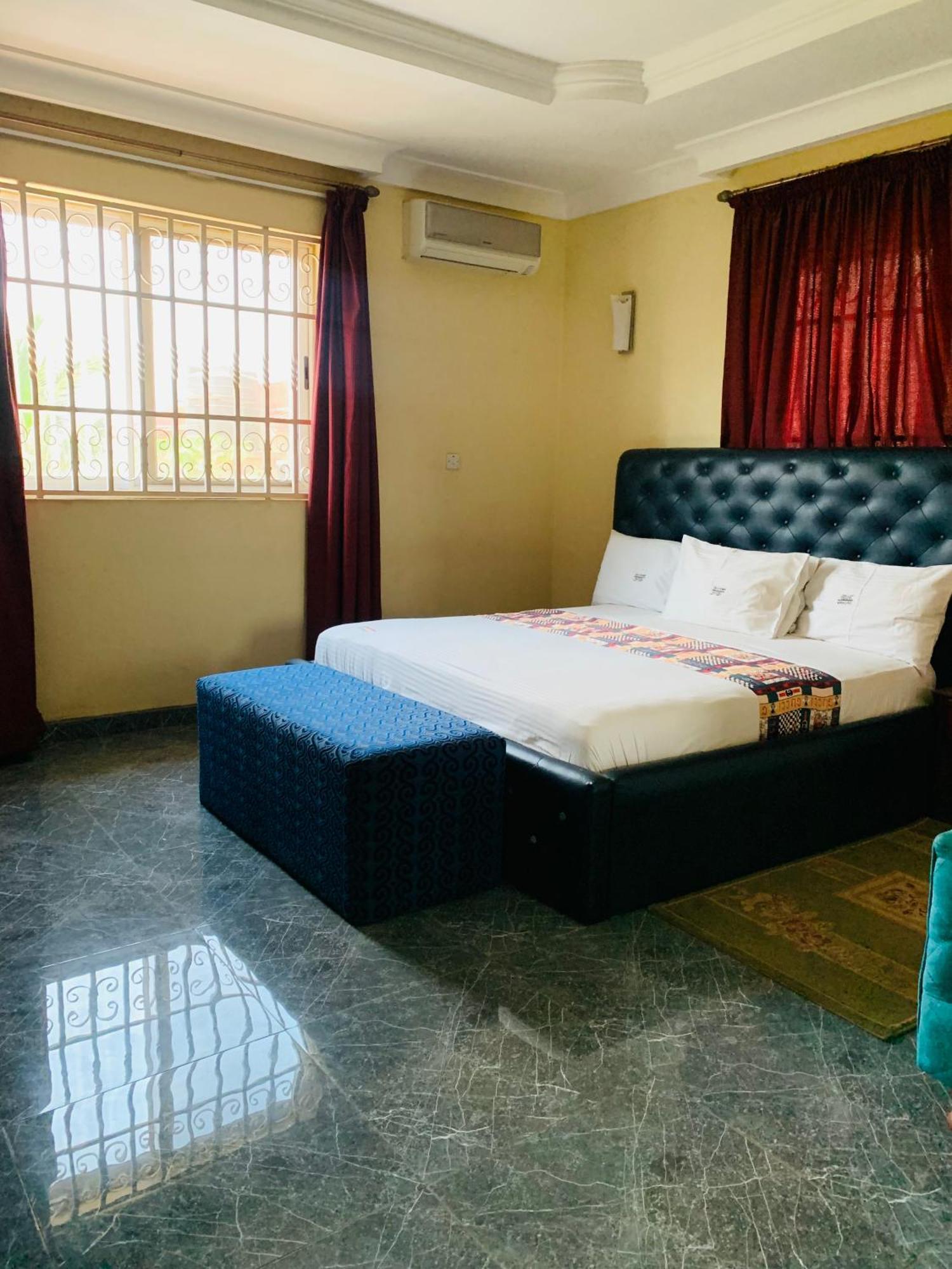 Dc Ambassadors Hotel Dawhwenya Екстериор снимка