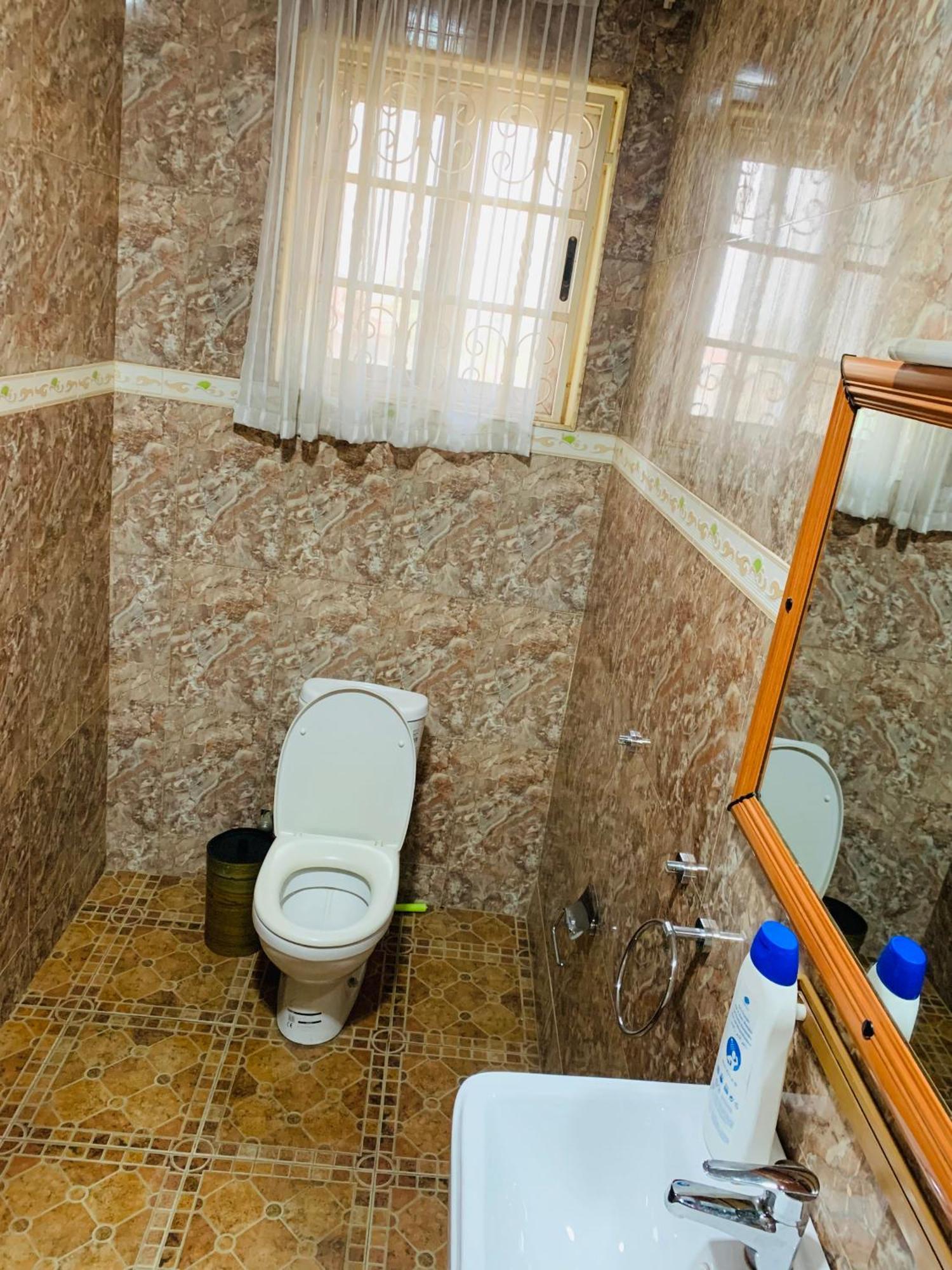 Dc Ambassadors Hotel Dawhwenya Екстериор снимка